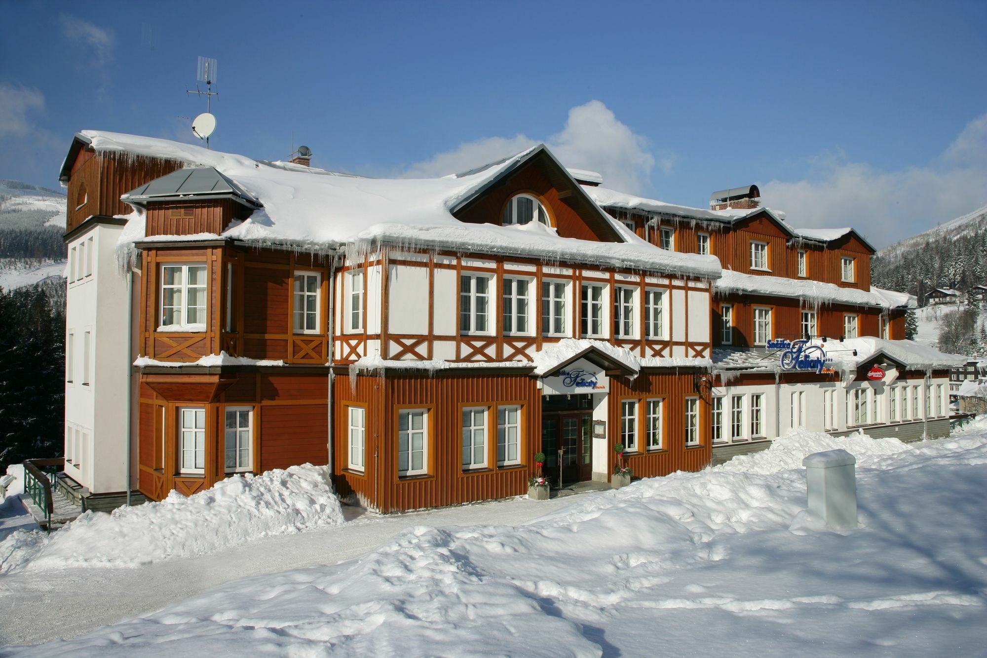 Hotel Snezka Špindlerŭv Mlýn Eksteriør billede